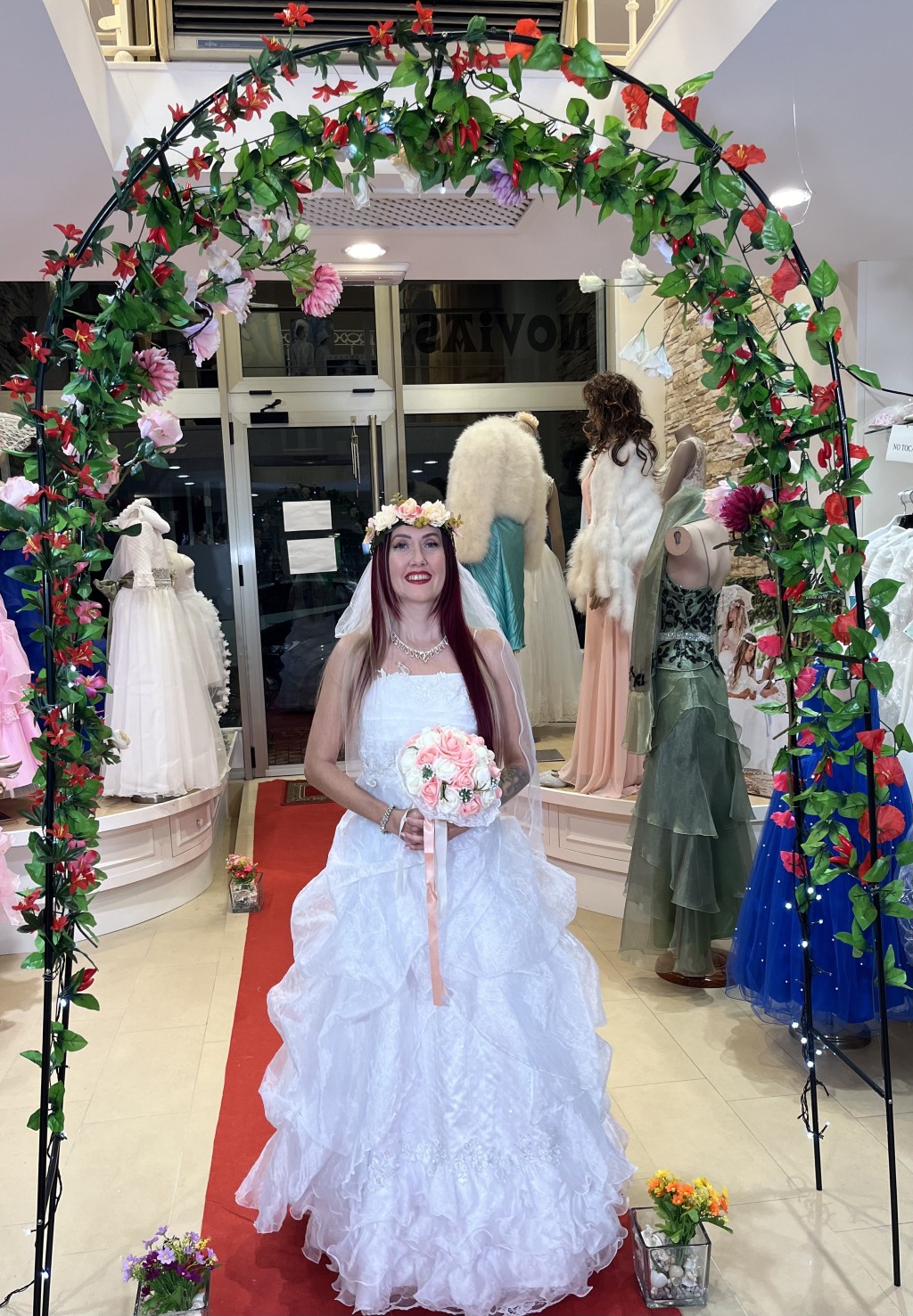 TIENDA DE NOVIA IRUN, ROYAL MAGNIFICAT, UN VESTIDO BLANCO&nbsp;EXCEPCIONAL.