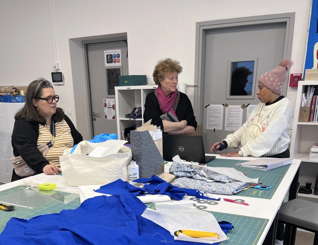 VISITA AL TALLER DE COSTURA &laquo;&nbsp;MAISON BAKHITA&nbsp;&raquo; Y A LA ASOCIACIÓN &laquo;&nbsp;AUX CAPTIFS LA LIBERATION&nbsp;&raquo; EN&nbsp;PARÍS.